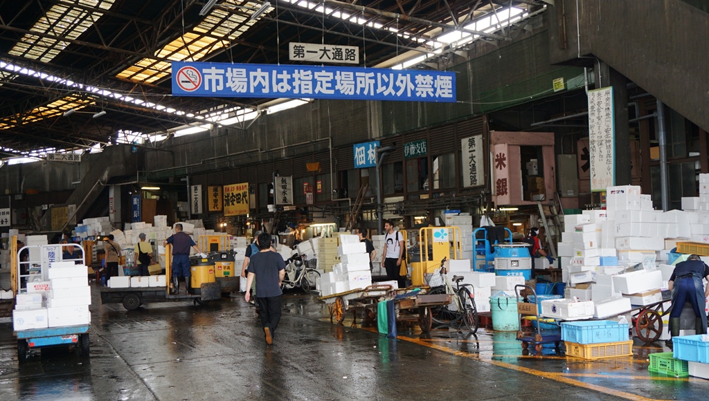 Tsukiji Fish Market (inside)