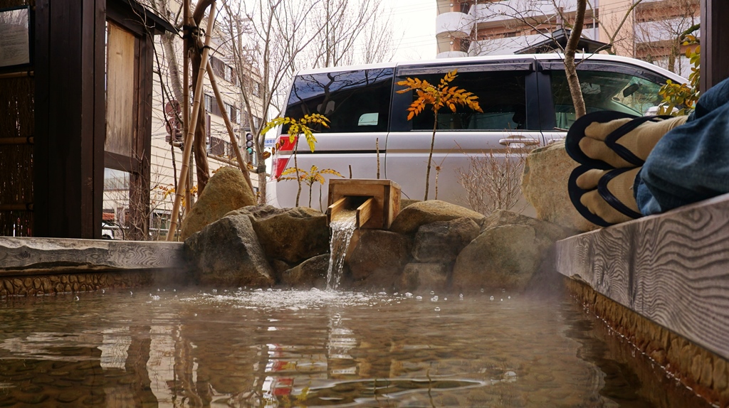 Now we can relax in Onsen or foot bath in Takayama!!